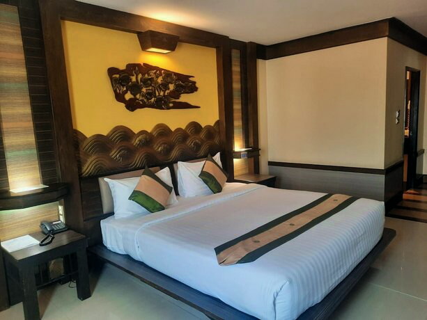 Ruean Phae Royal Park Hotel